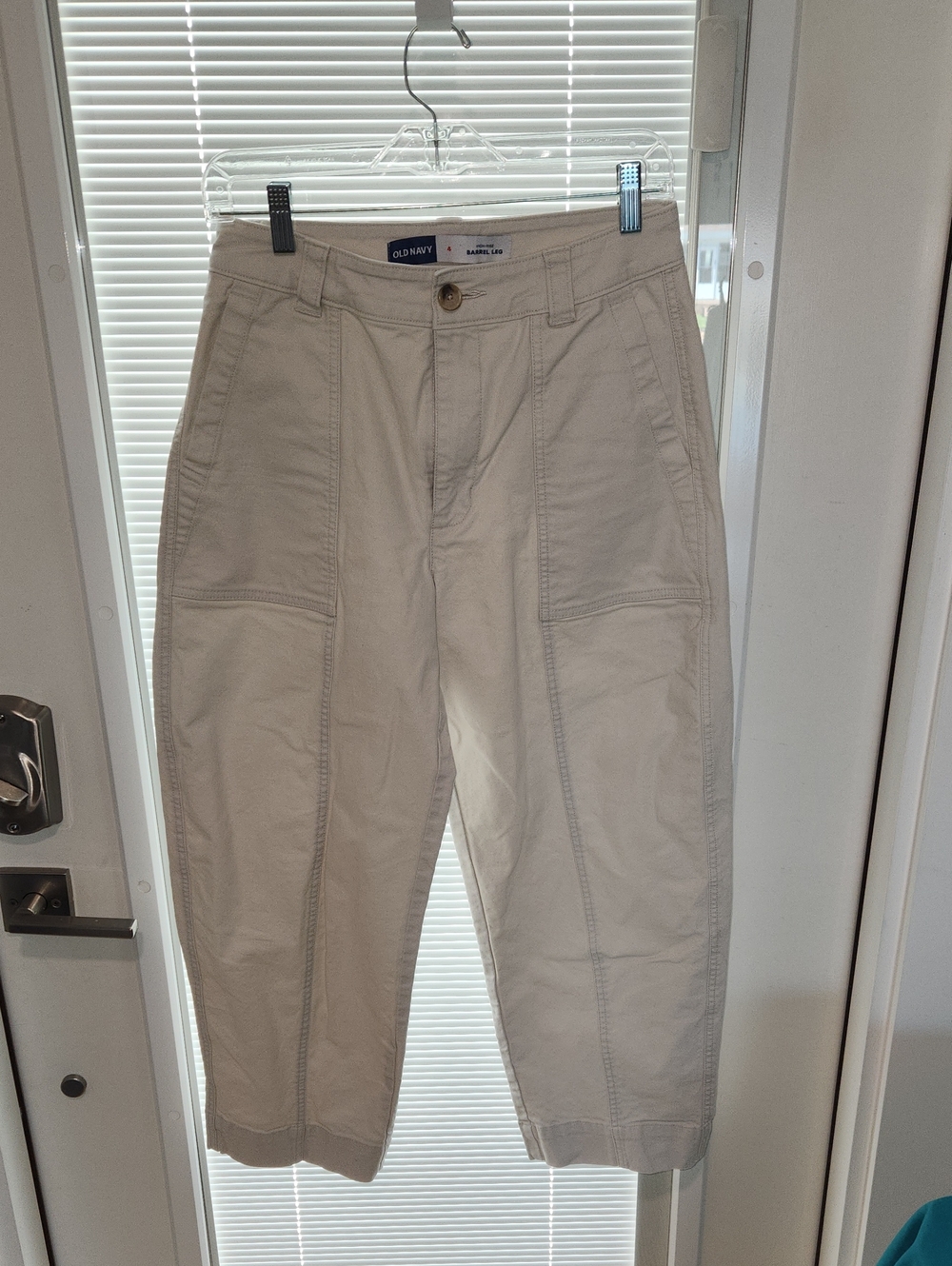 Old Navy Women's Cream Utility Barrwl Leh Pants